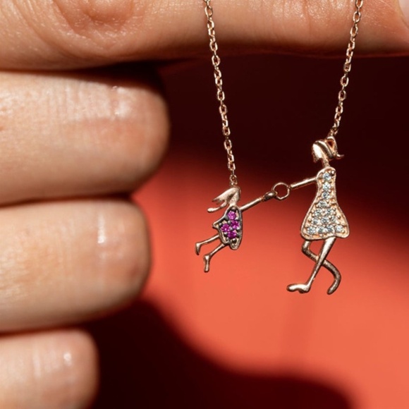 **WIATT* Gold Mother x Daughter Creative Pendant Fashion Necklace - Picture 3 of 4